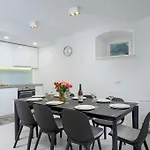 Casa Alice Pomer